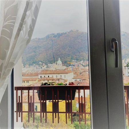 Maison 53 Incantevole Appartamento Vista Cattedrale Di Como Dış mekan fotoğraf
